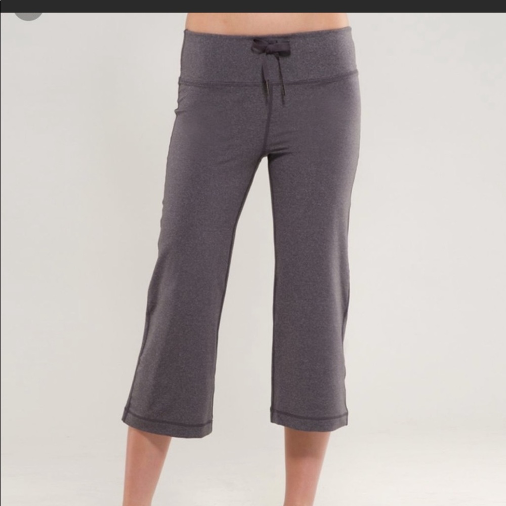 Lululemon Cropped Leg Yoga Pant Size 6.
